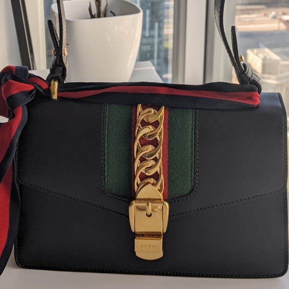Gucci Sylvie Small size purse - Picture 3 of 7